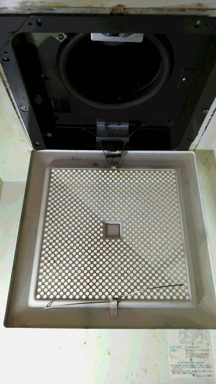 ホコリ+カビ+油(洗浄後)<br>手強かったですが、綺麗に洗浄できお客様もビックリ！