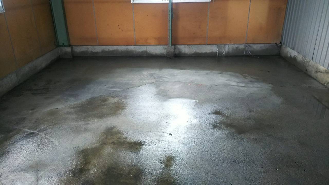 ポリッシャー+高圧洗浄<br>汚れが綺麗におちました！