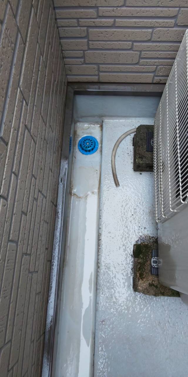 清掃後<br>排水口の詰まりを解除。