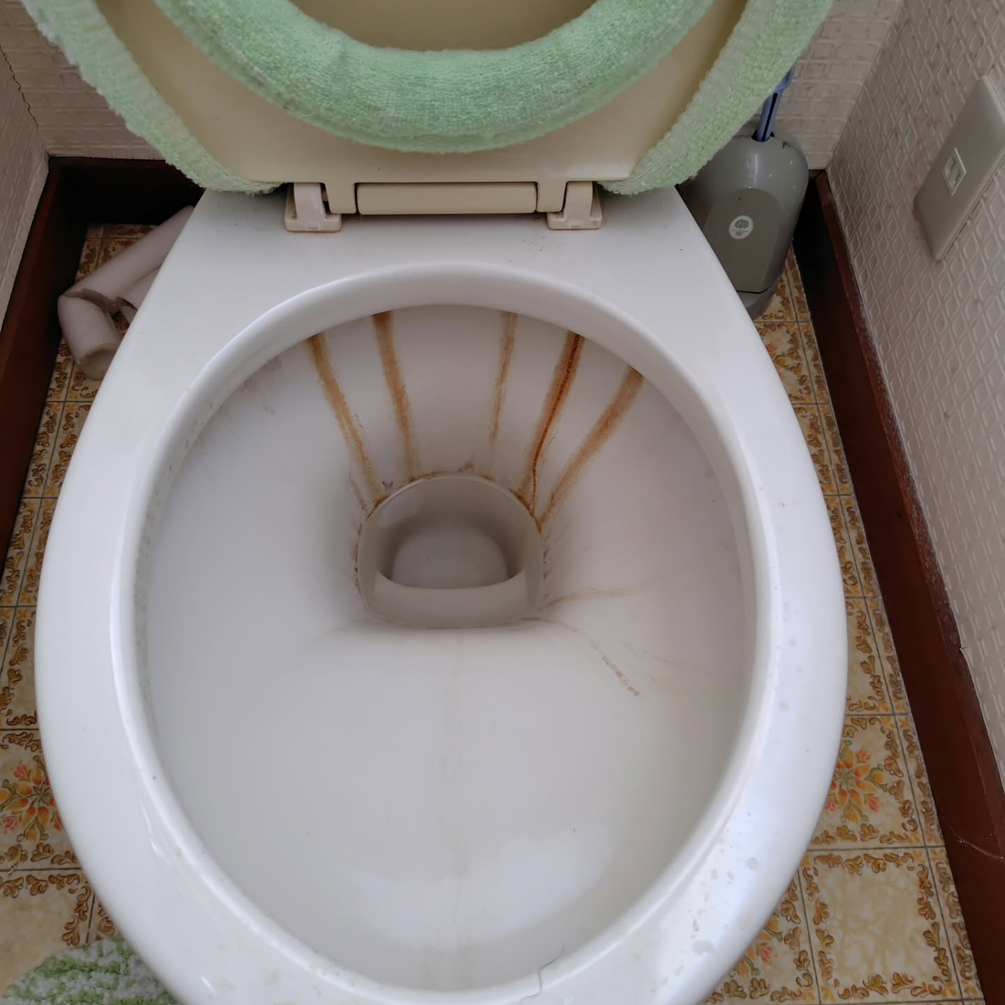 本日は、以前ご利用いただいたお客様からのご依頼で、トイレ清掃...
