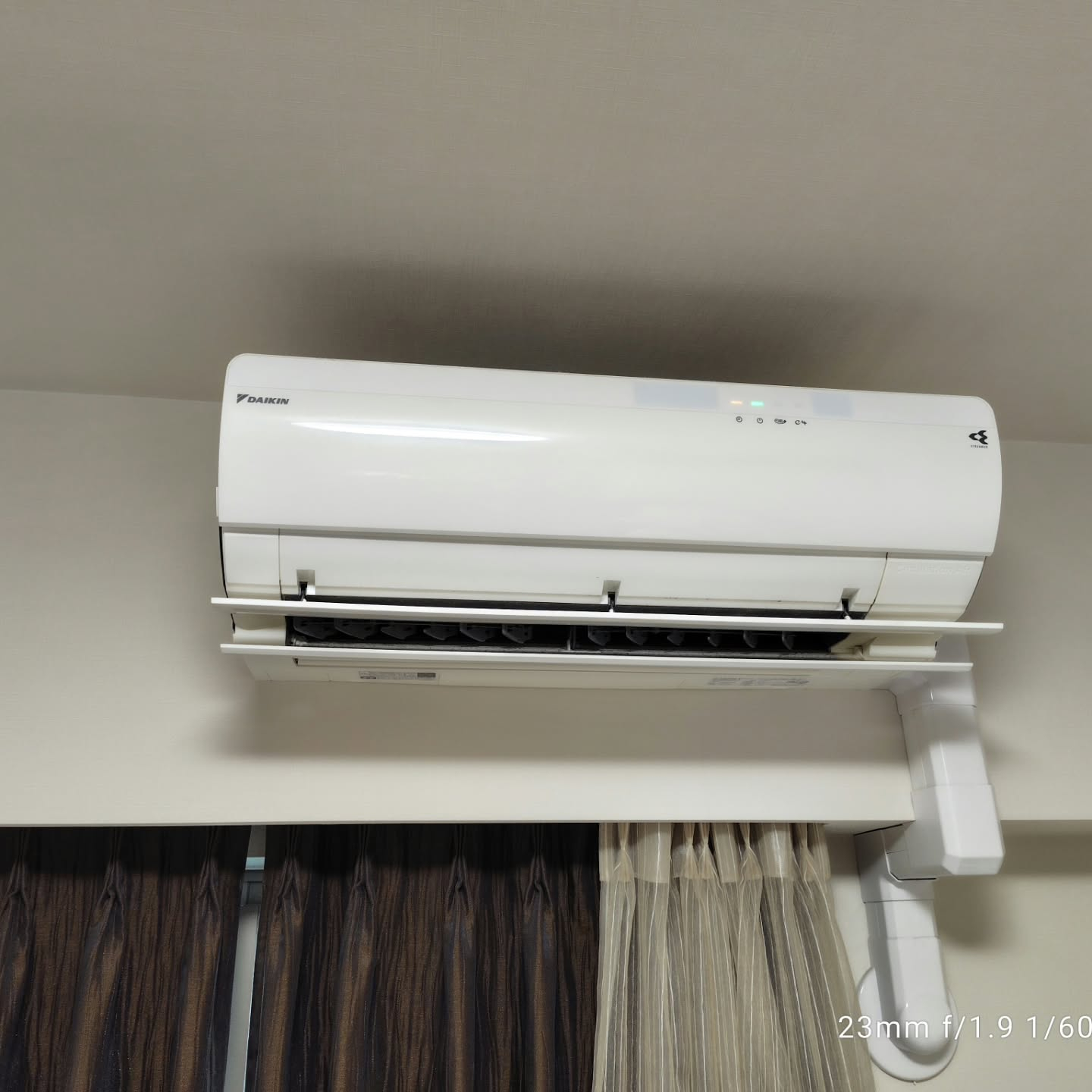 本日は、エアコンのお掃除機能付きクリーニングのご案内です。