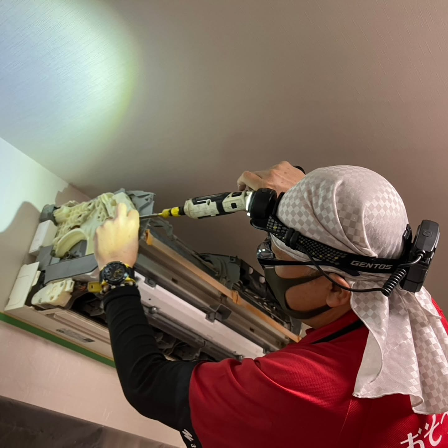 本日は、エアコンのお掃除機能付きクリーニングのご案内です。