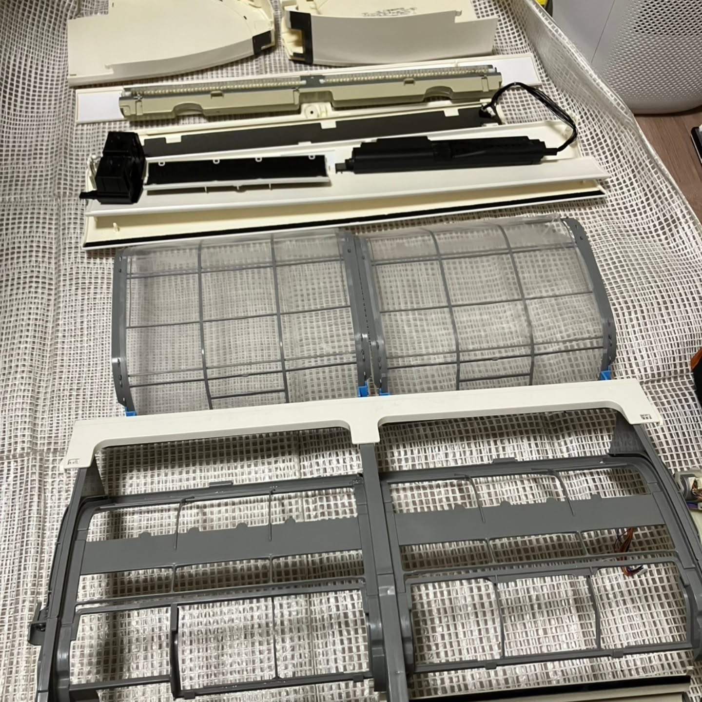 本日は、エアコンのお掃除機能付きクリーニングのご案内です。