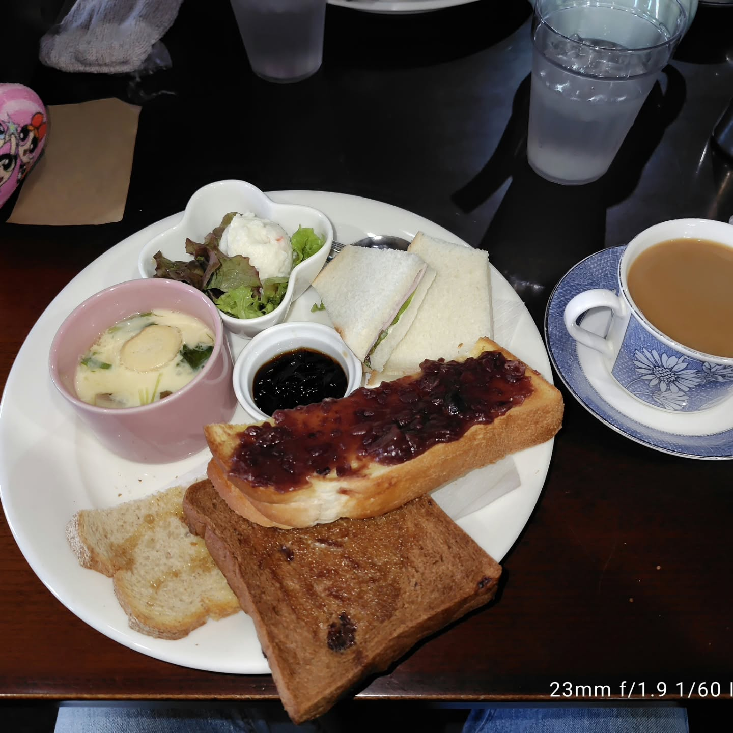 本日の朝食は、久しぶりに愛知県一宮市で人気のモーニングサービ...
