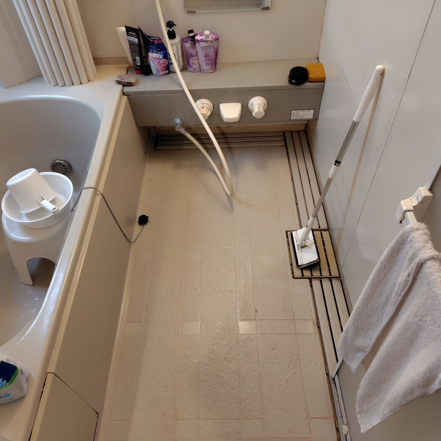 本日は、以前にエアコンクリーニングの依頼をしてくださったお客...