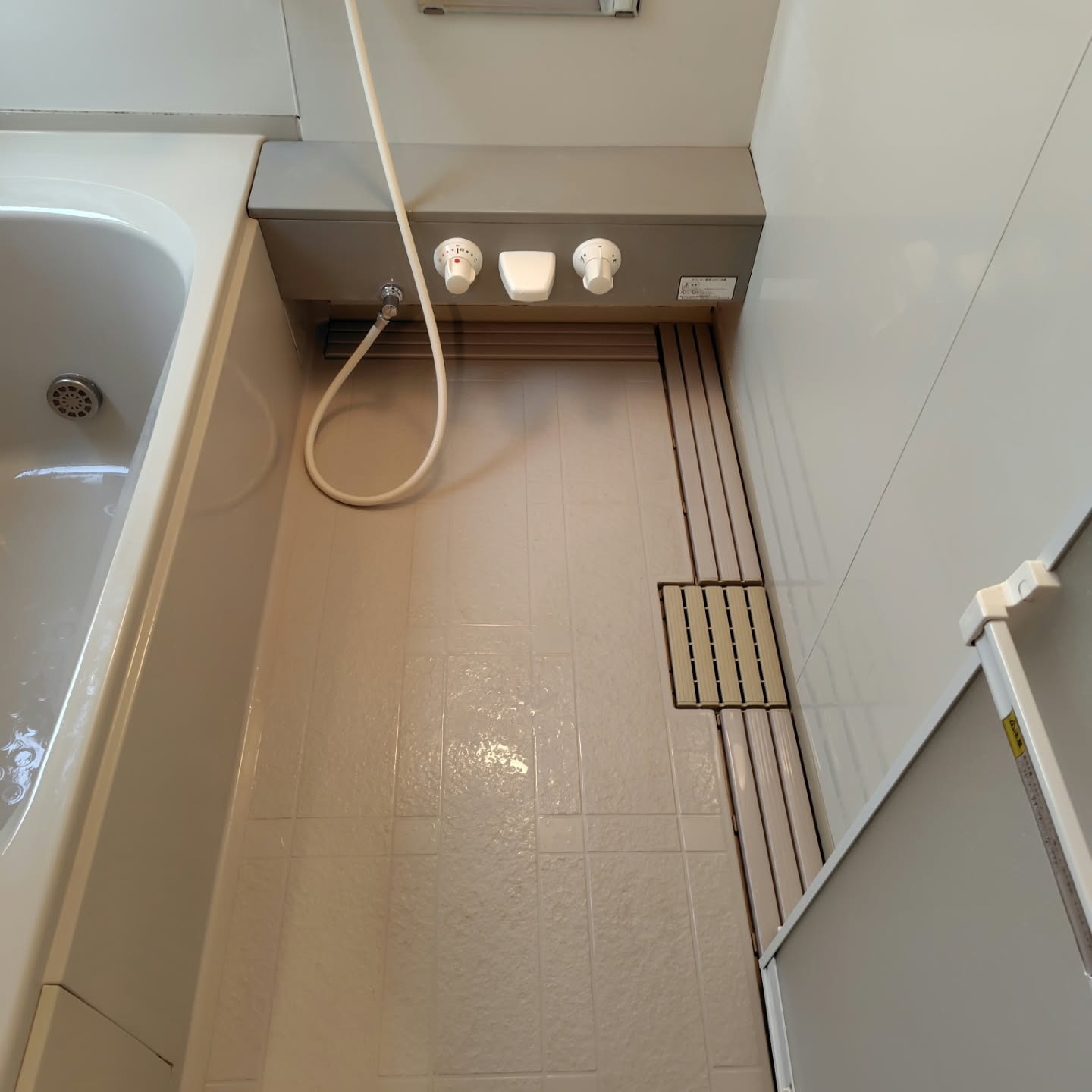 本日は、以前にエアコンクリーニングの依頼をしてくださったお客...