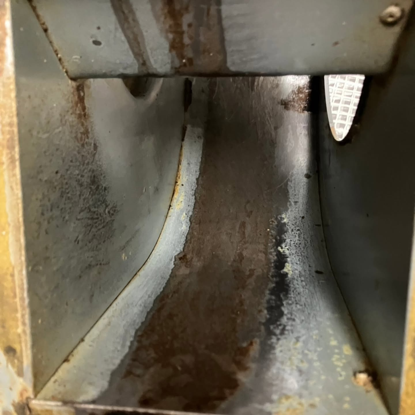 本日は、以前にエアコンクリーニングの依頼をしてくださったお客...