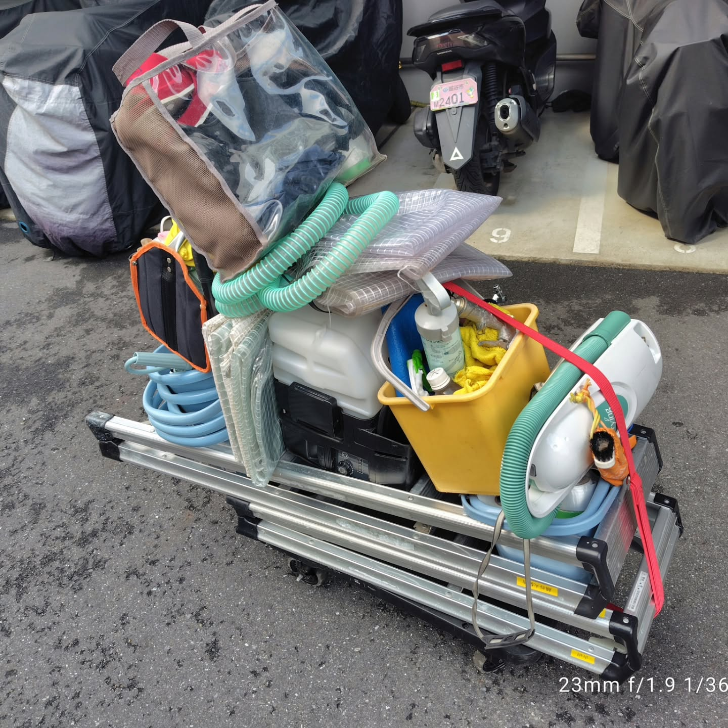 本日は、エアコンお掃除機能付きクリーニングのご依頼をいただき...