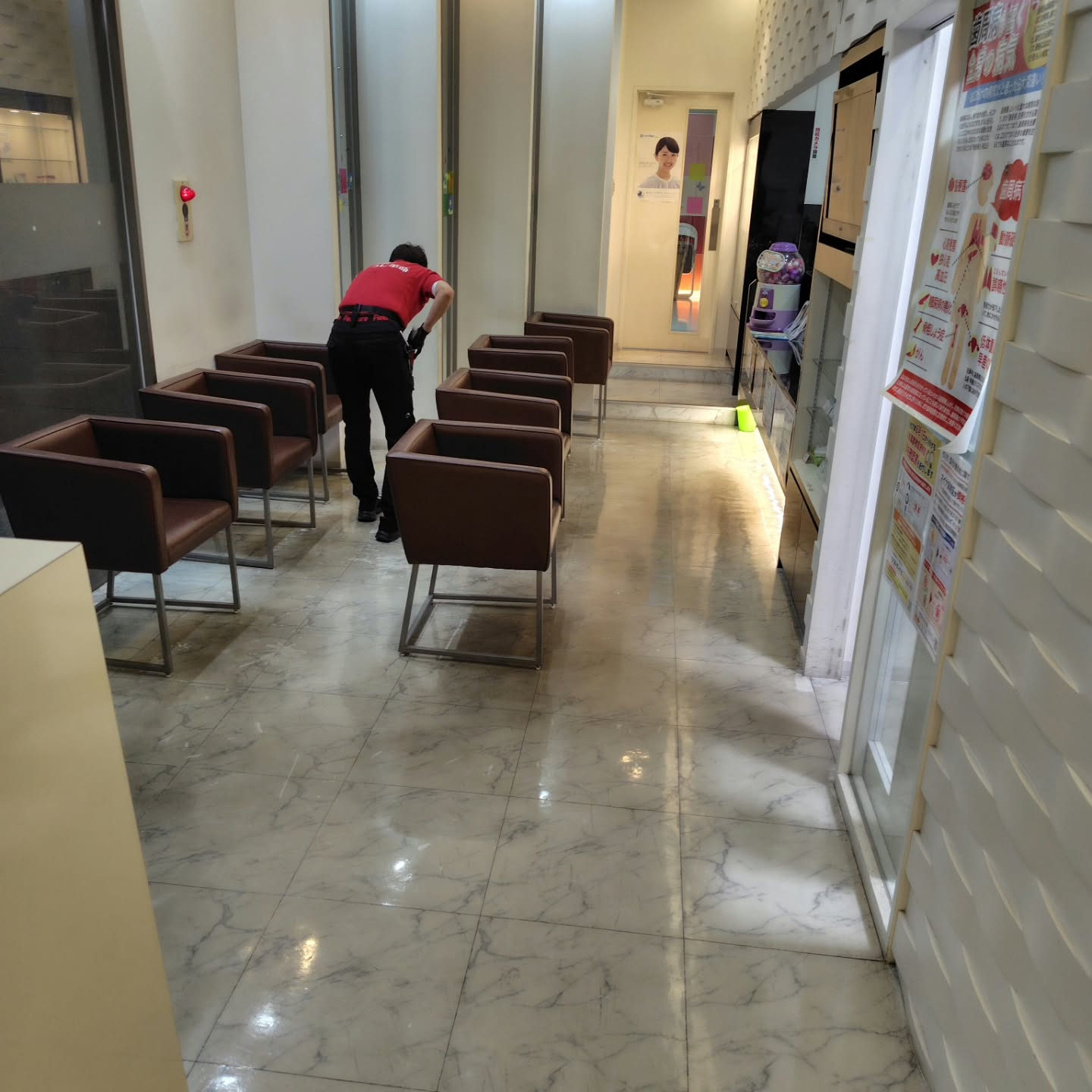 昨夜は、おそうじ革命越谷大袋店として、月に一度の歯科医院の定...