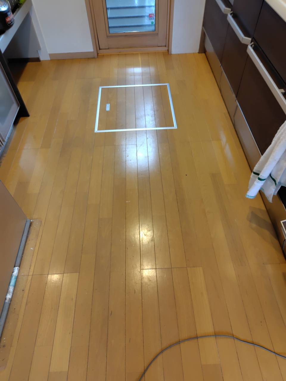 床ワックス塗布