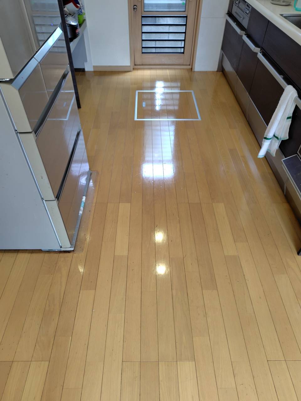 床ワックス塗布