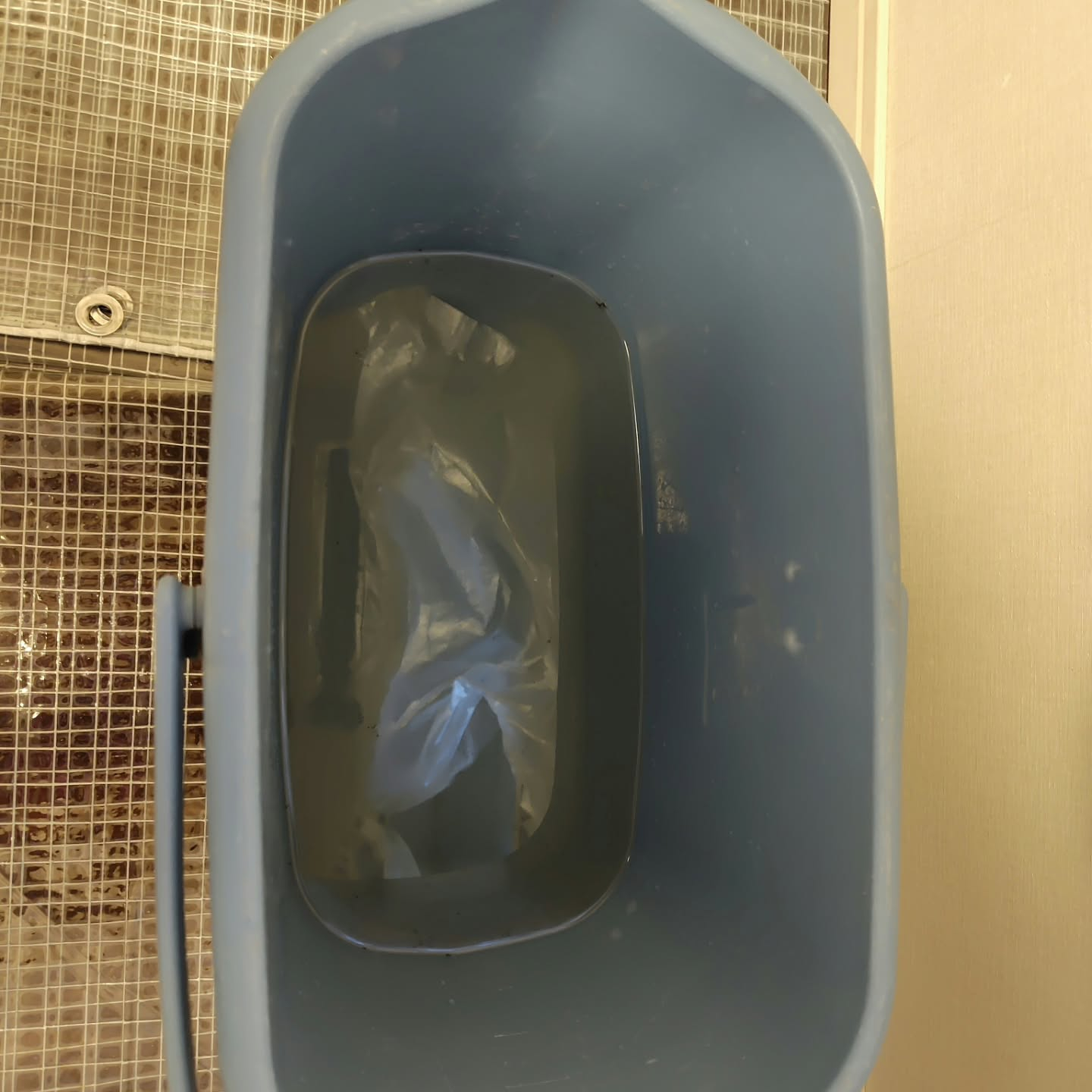 足立区にお住まいのリピーター様より、エアコンクリーニングのご...