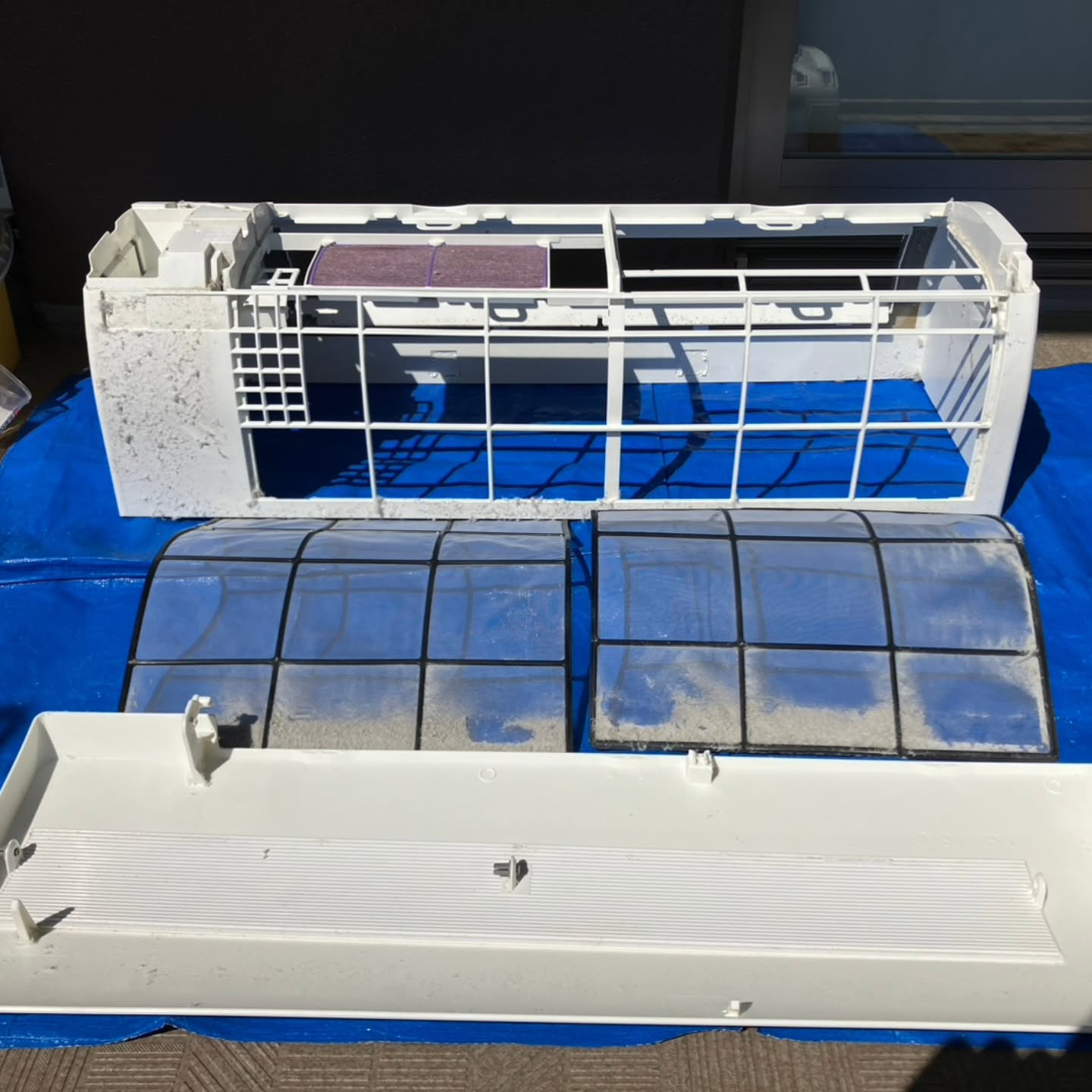 足立区にお住まいのリピーター様より、エアコンクリーニングのご...