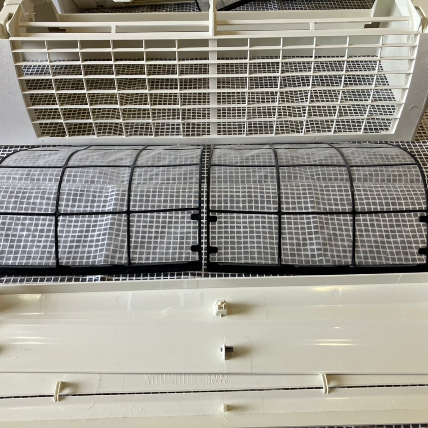 足立区にお住まいのリピーター様より、エアコンクリーニングのご...