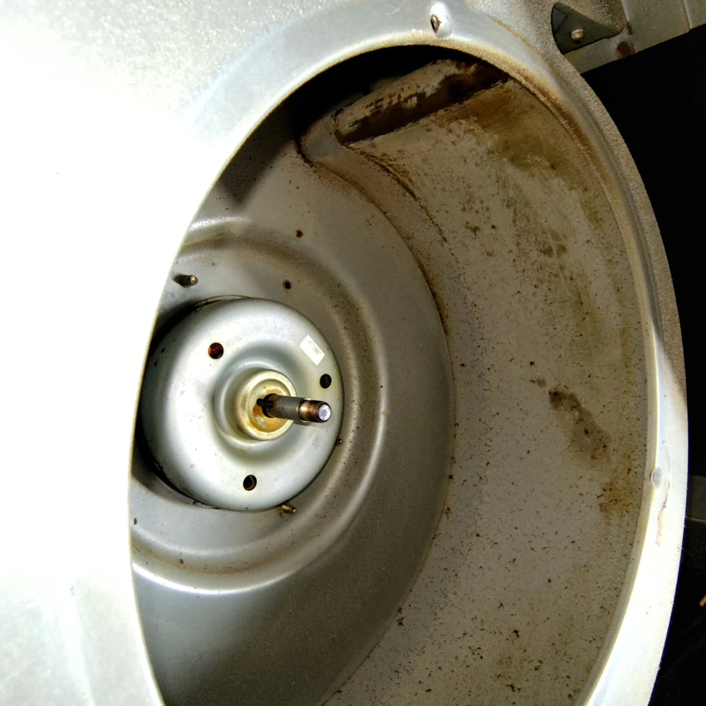 越谷市のお客様より、暑さが本格化する前にエアコンクリーニング...