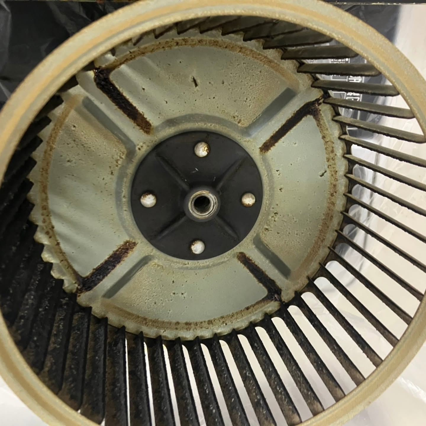 越谷市のお客様より、暑さが本格化する前にエアコンクリーニング...