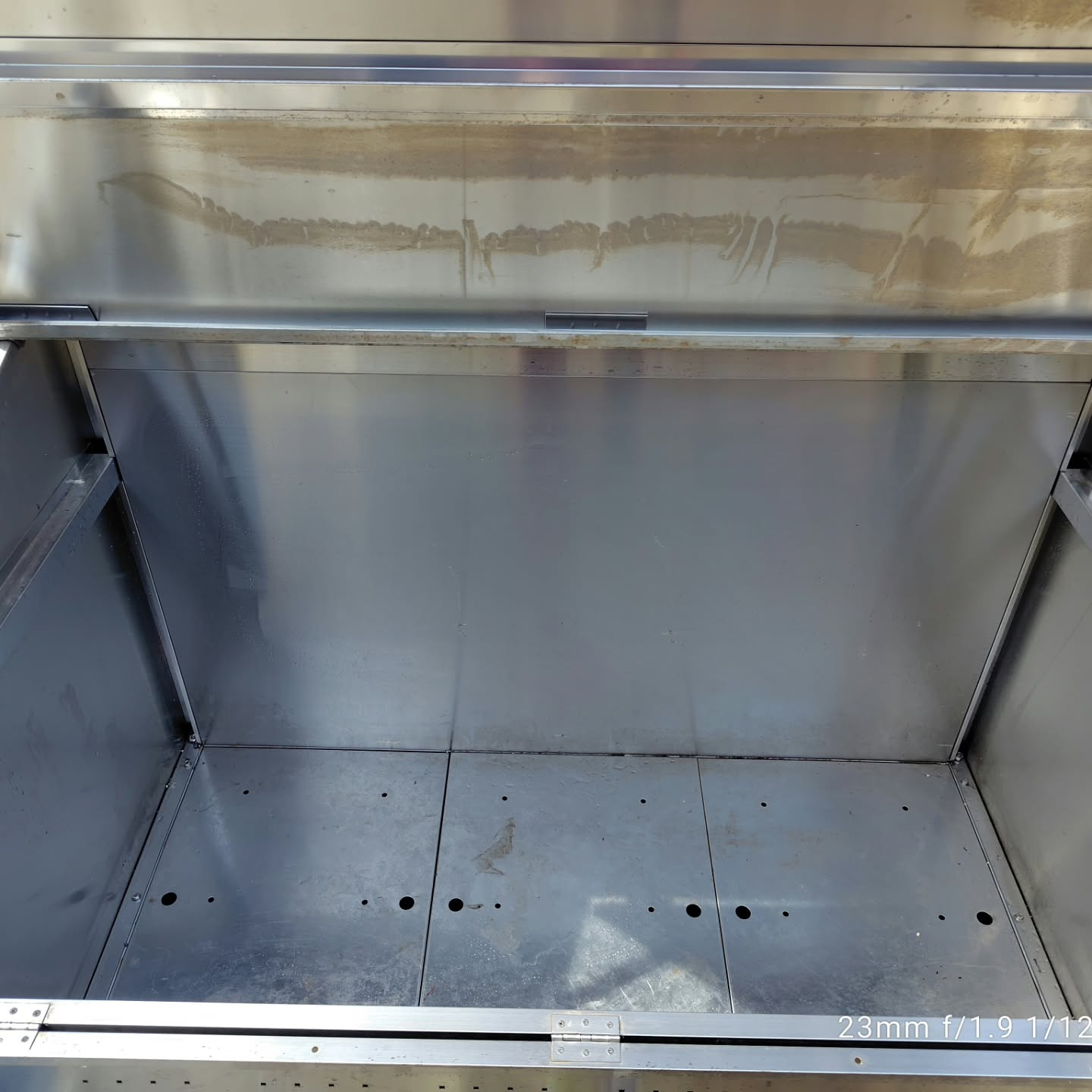 練馬区にある集合住宅で、2ヶ月に1度実施している定期清掃を行...