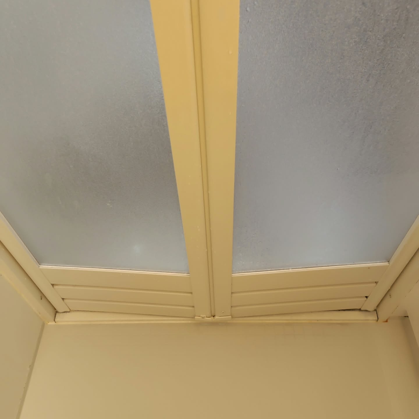 越谷市でお風呂の清掃を承りました。