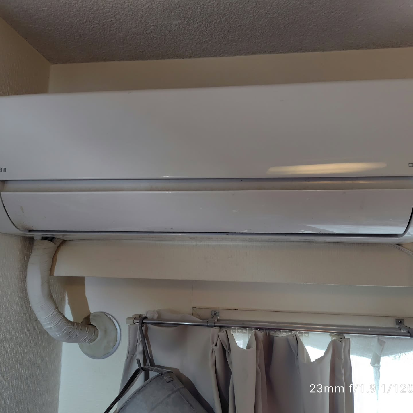 越谷市のお客様のお宅でエアコンクリーニングのご依頼を受けまし...