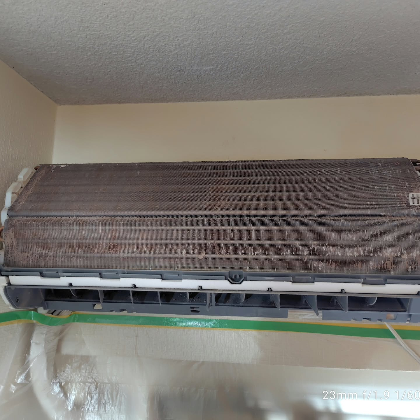 越谷市のお客様のお宅でエアコンクリーニングのご依頼を受けまし...