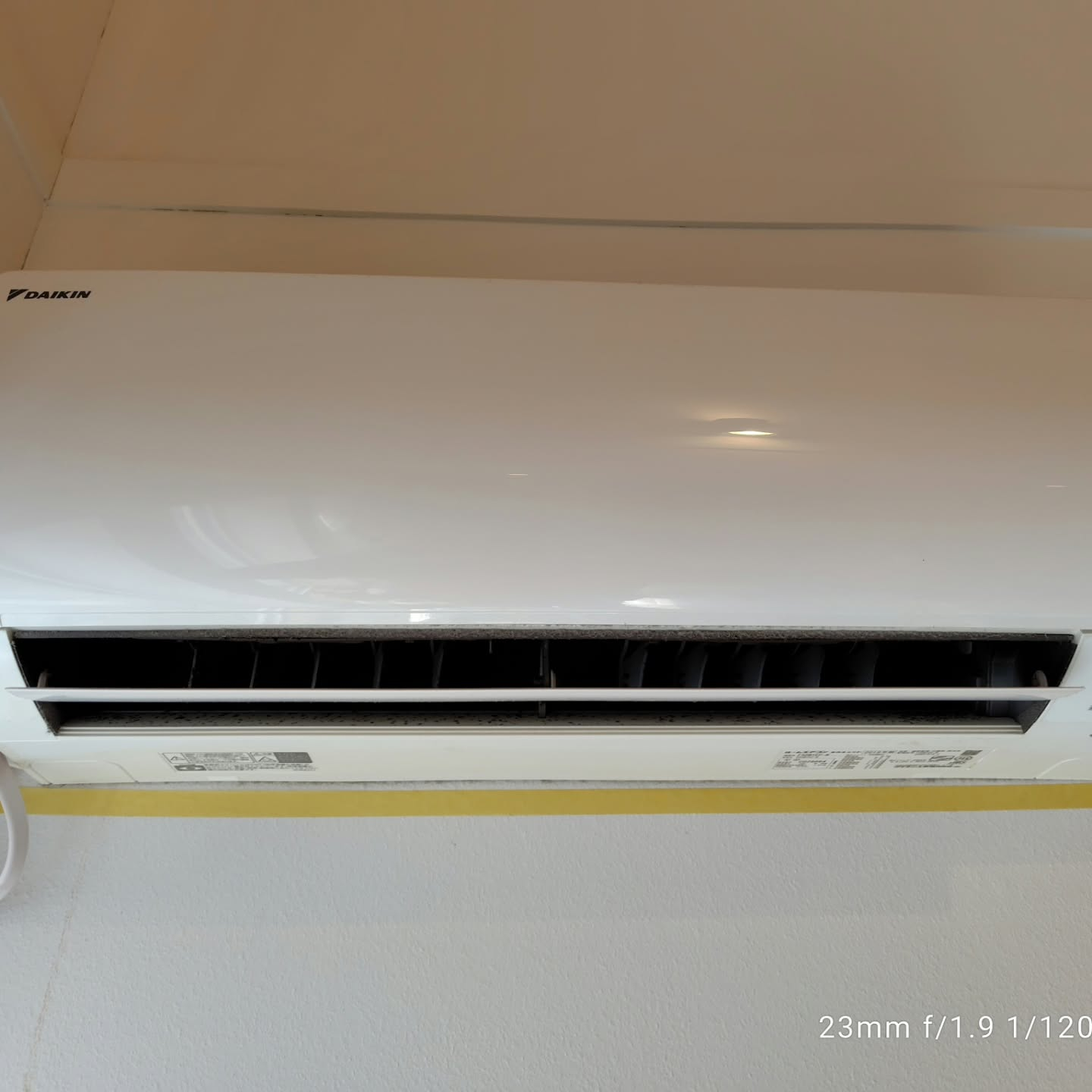 越谷市での作業の際に、エアコンの水漏れが問題となっているお客...