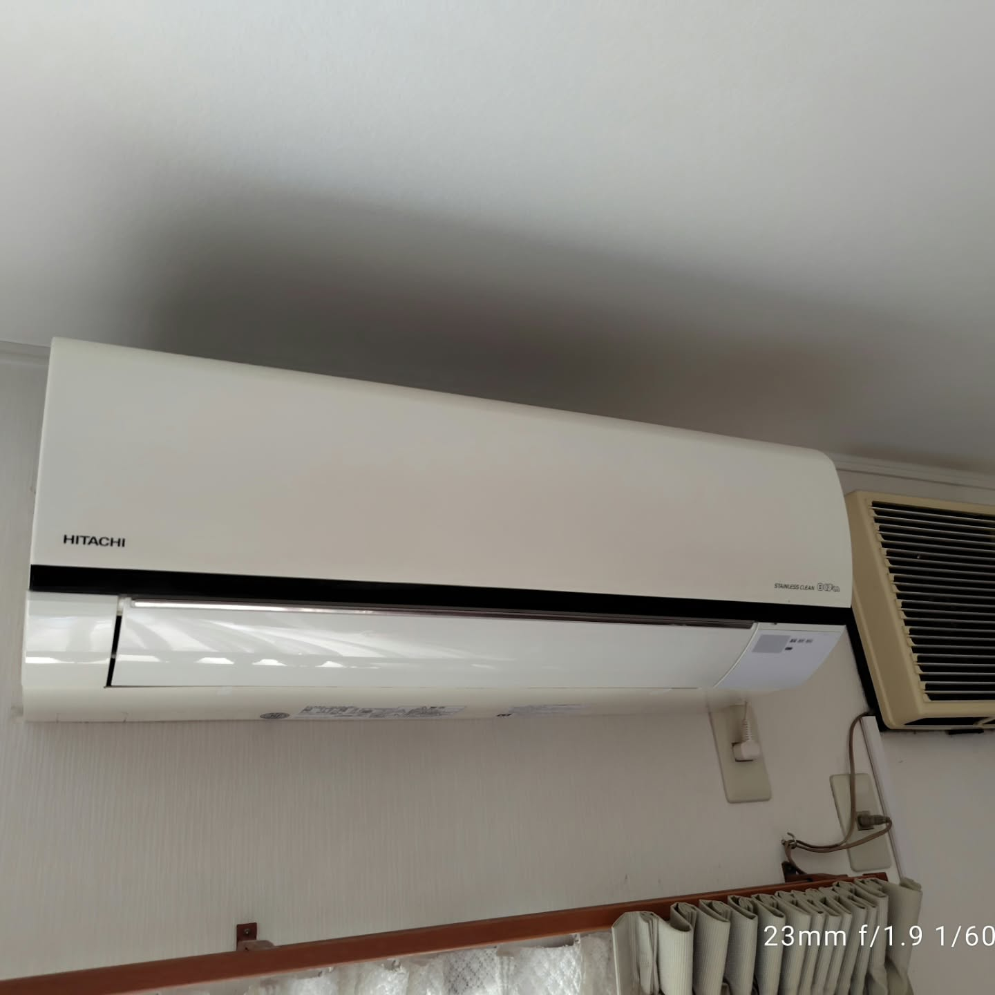 越谷市で、2台のエアコンのカビクリーニングを行いました。