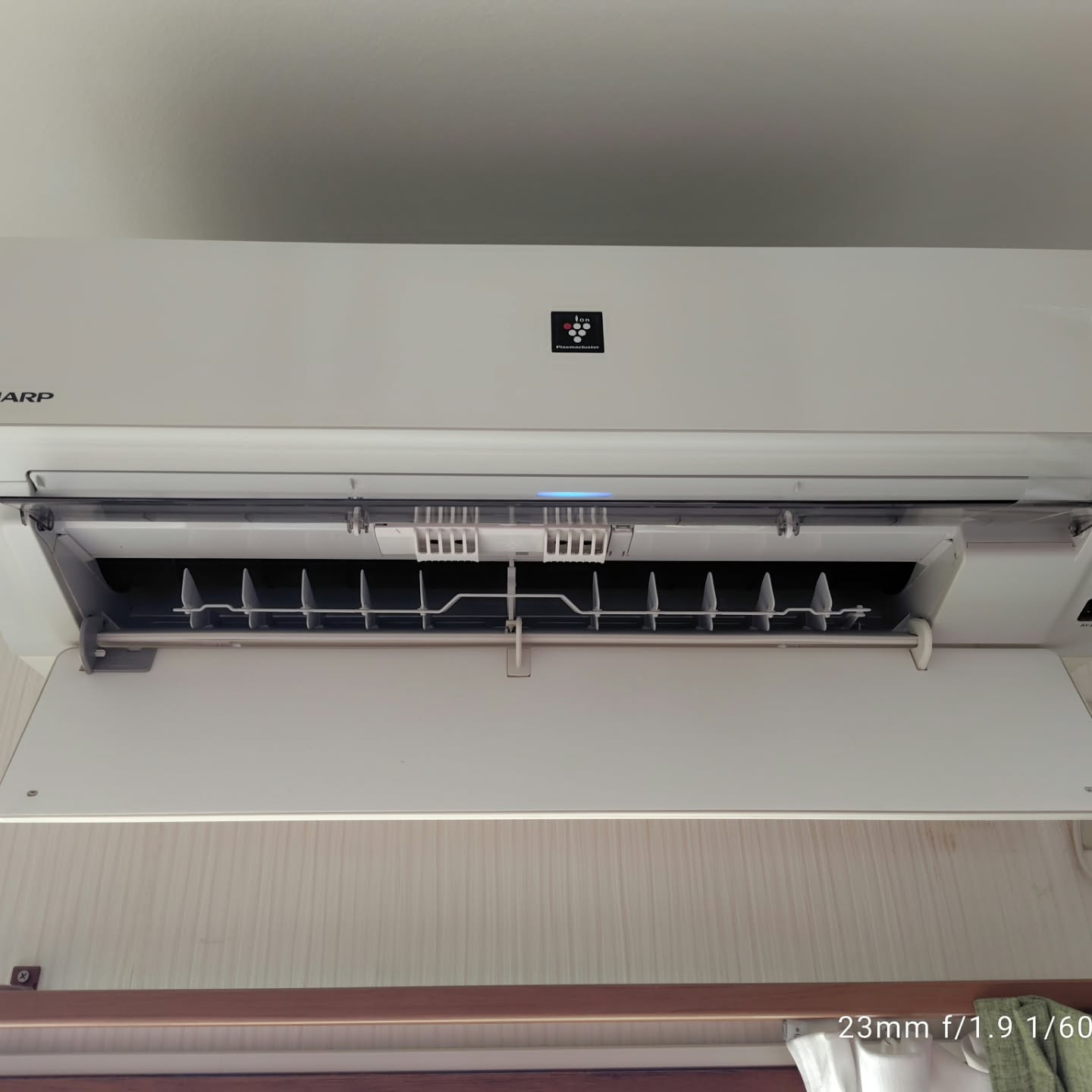 越谷市で、2台のエアコンのカビクリーニングを行いました。