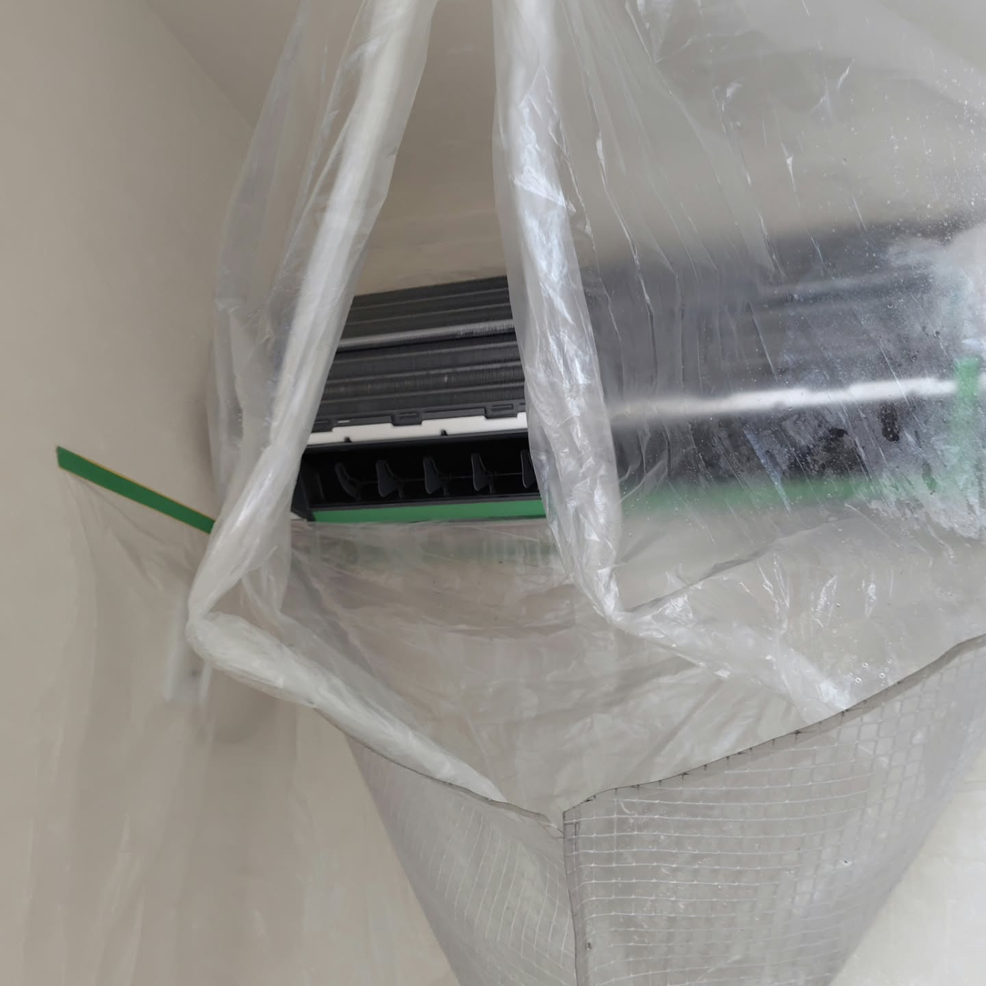 越谷市にお住まいの皆様、エアコンクリーニングの即日対応をいた...