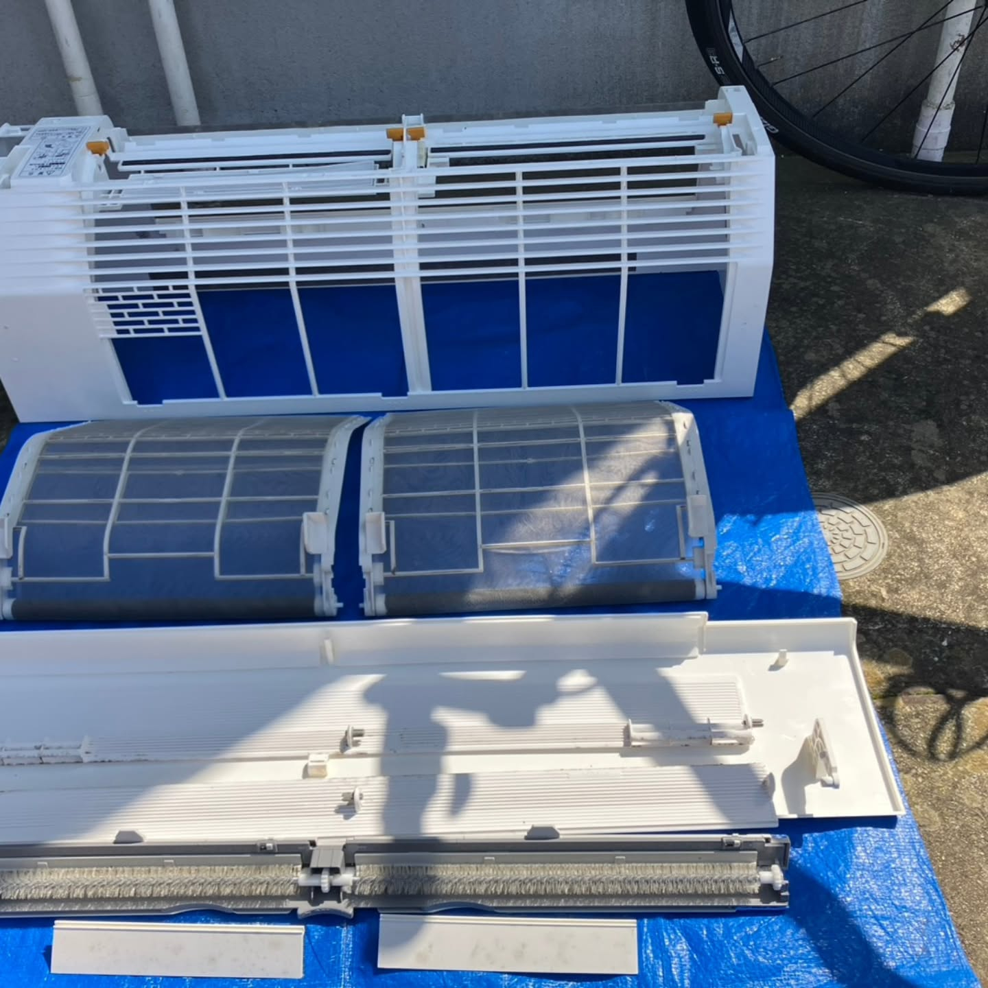 流山市にてエアコンクリーニングを2台施工させていただきました...