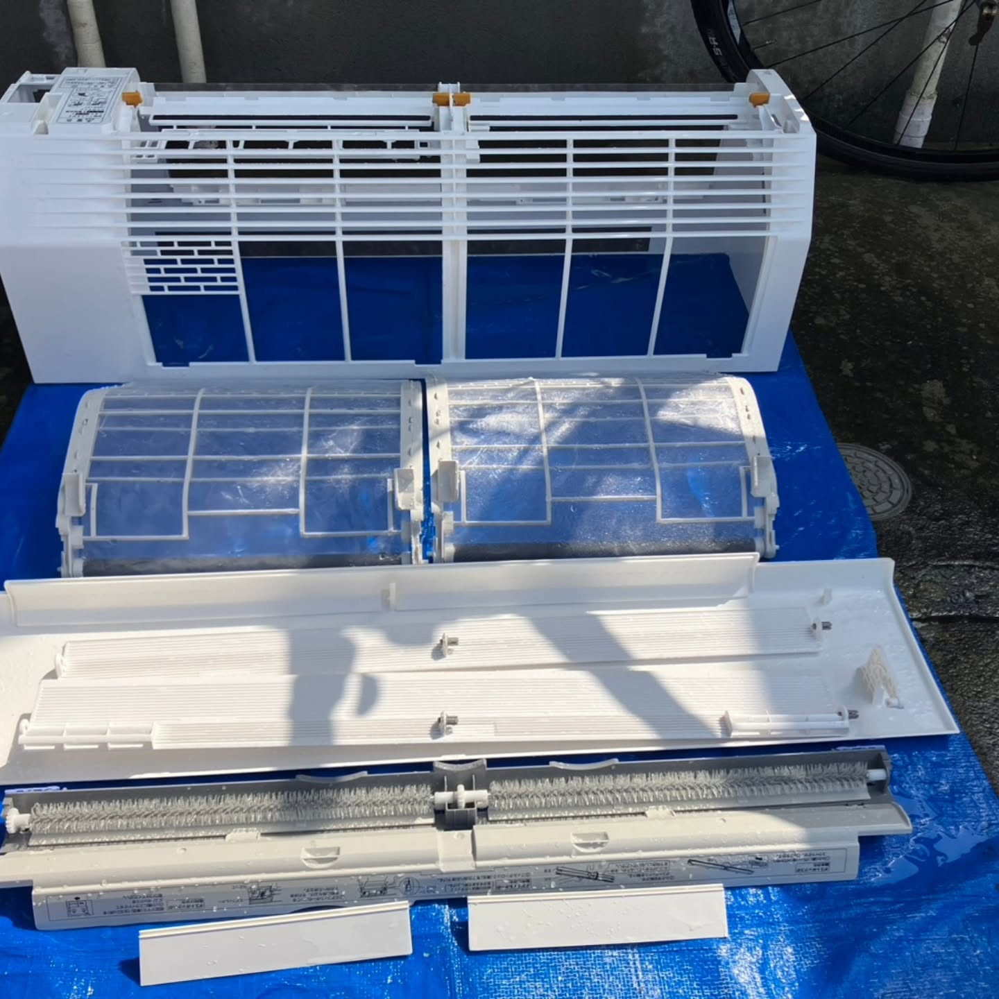 流山市にてエアコンクリーニングを2台施工させていただきました...