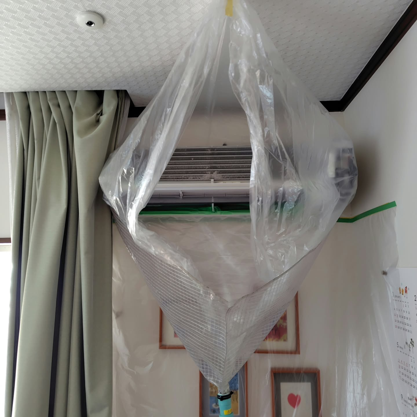 流山市にてエアコンクリーニングを2台施工させていただきました...