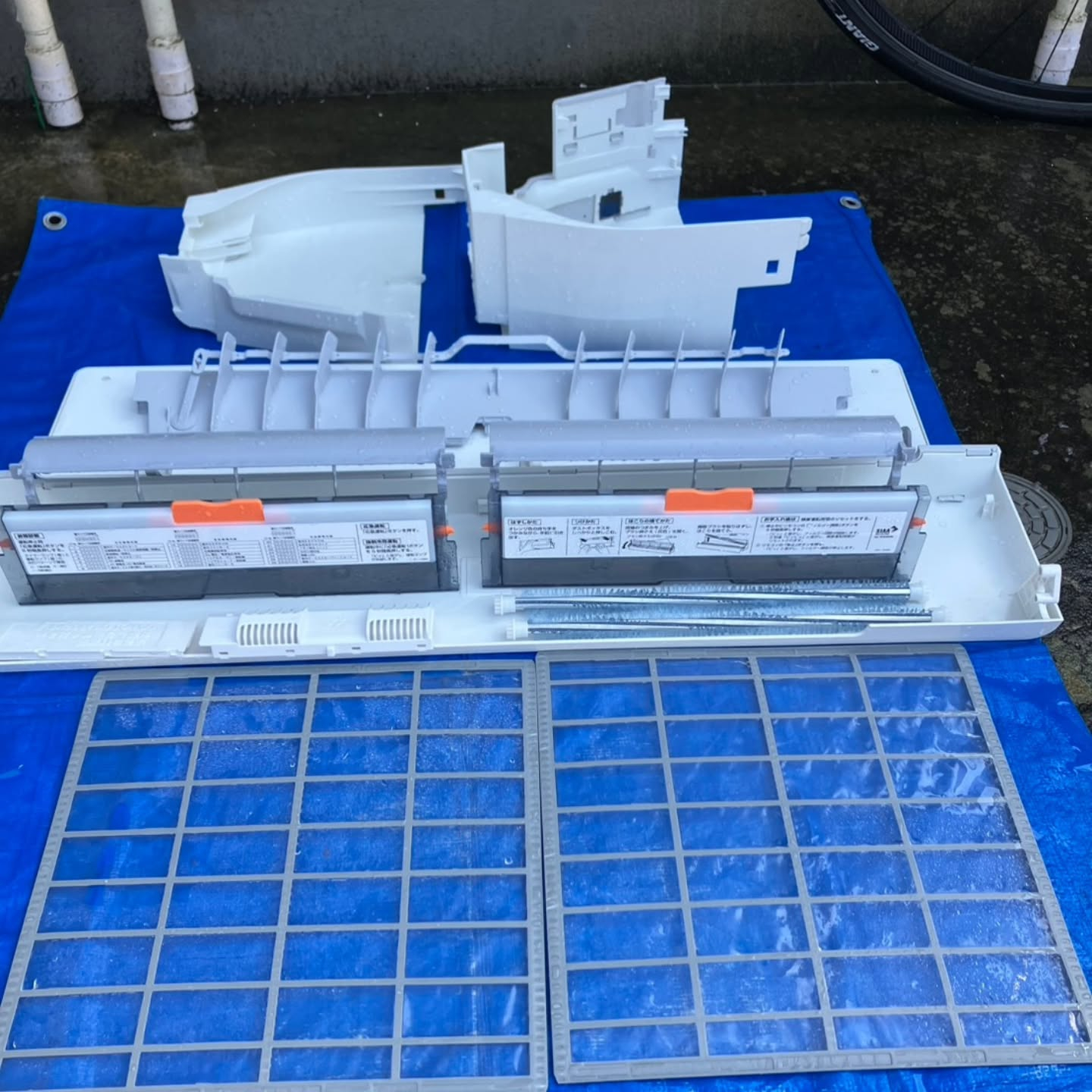 流山市にてエアコンクリーニングを2台施工させていただきました...