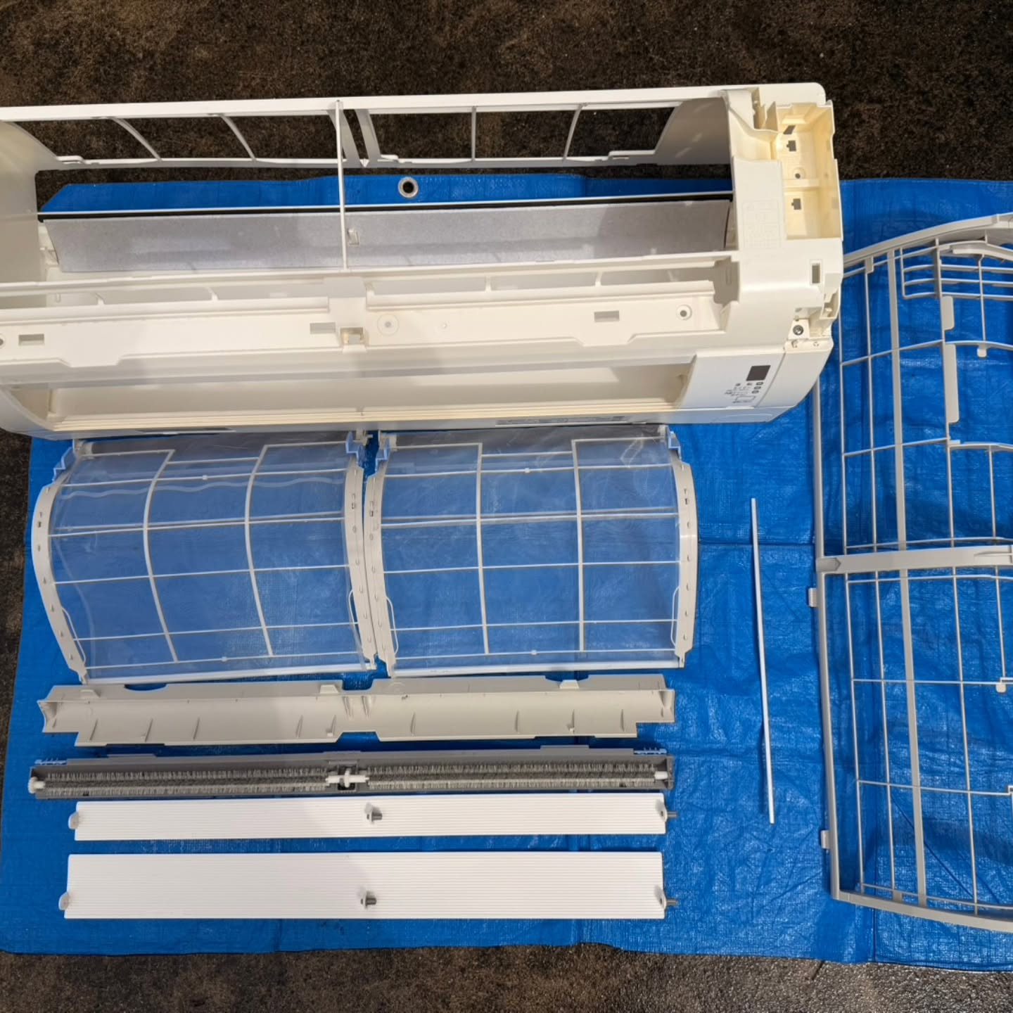 越谷市でエアコンクリーニングのご依頼をいただきました。