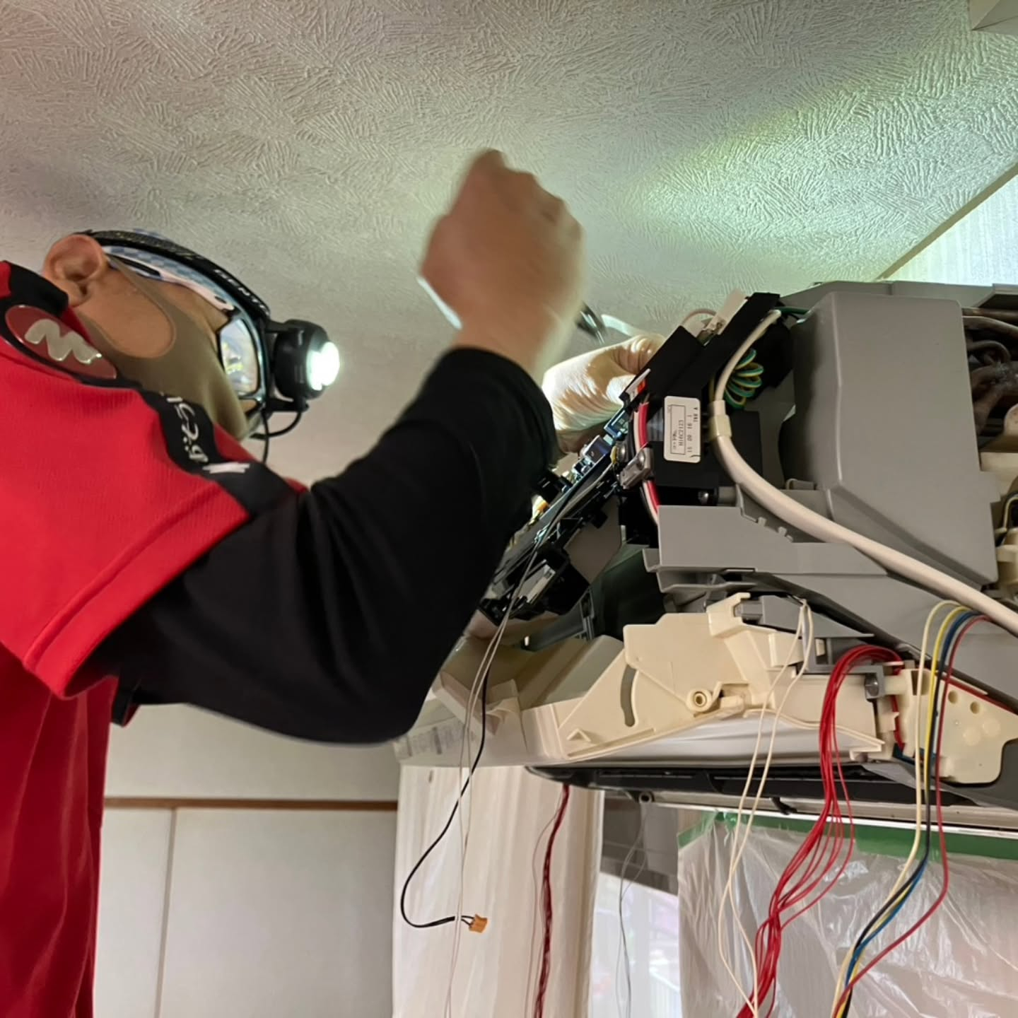 エアコンをつけると咳や目のかゆみを感じることはありませんか？...