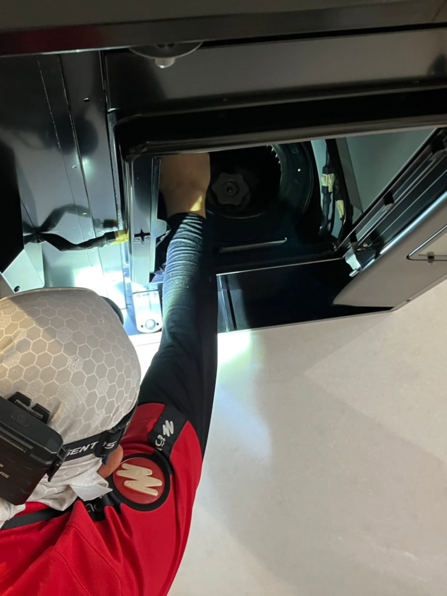 本日ご来店いただいたお客様には、短時間でのクリーニング作業を...