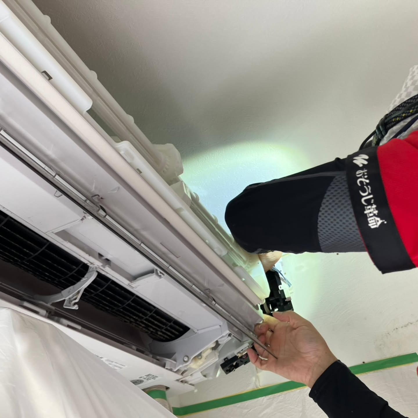 本日は越谷市にお住まいのお客様より、エアコンクリーニングのご...