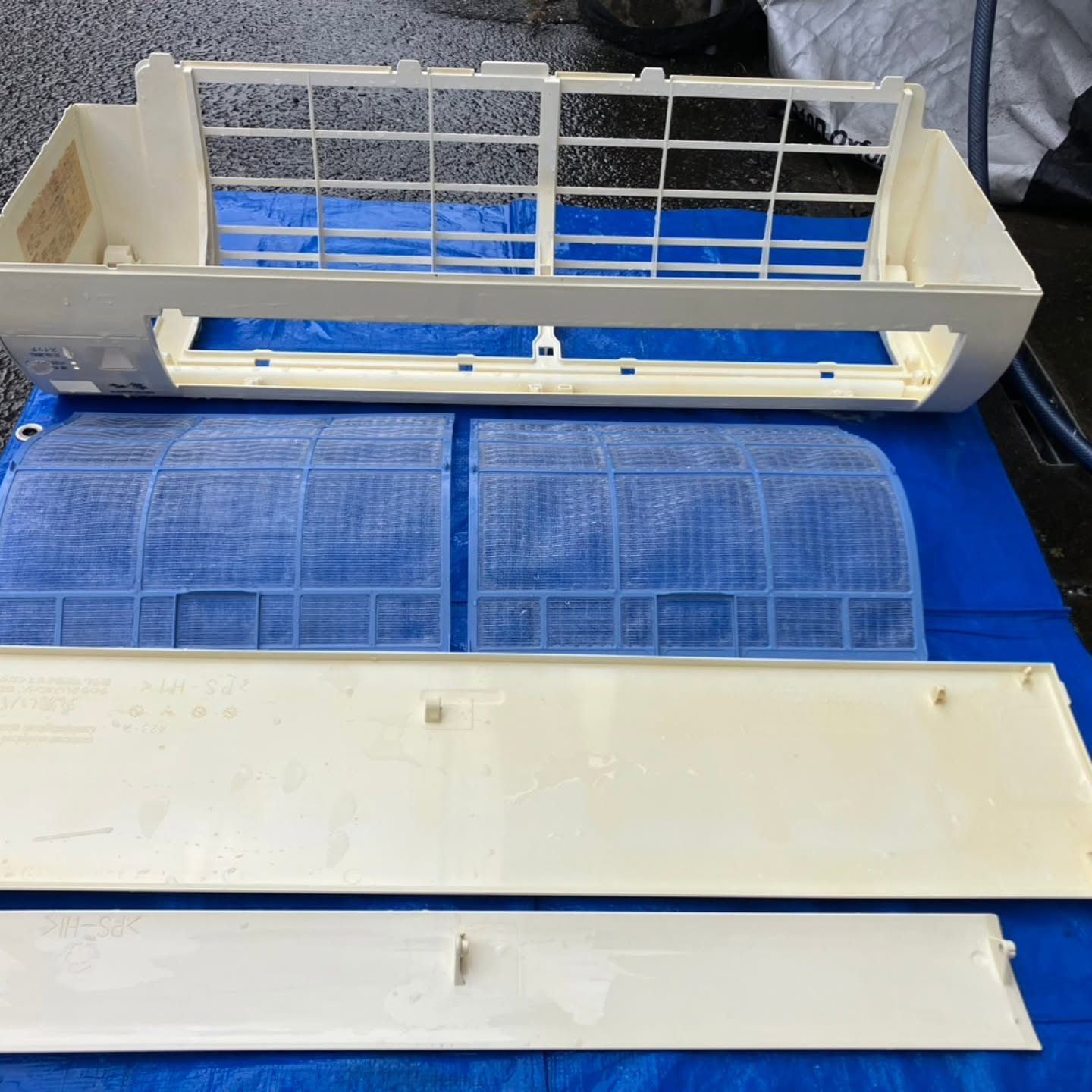 越谷市で今回も朝一番のエアコンクリーニングを行いました。