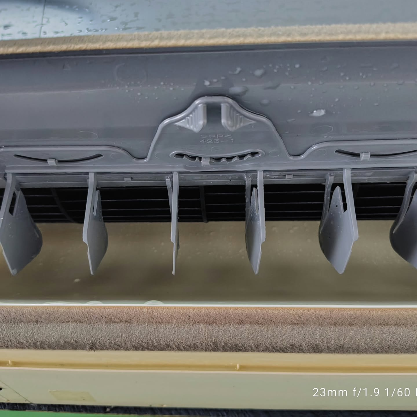 越谷市で今回も朝一番のエアコンクリーニングを行いました。