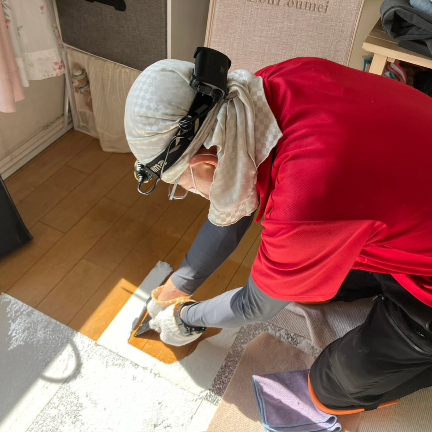 さいたま市のお客様から、古くなったフロアーカーペットの剥がし...