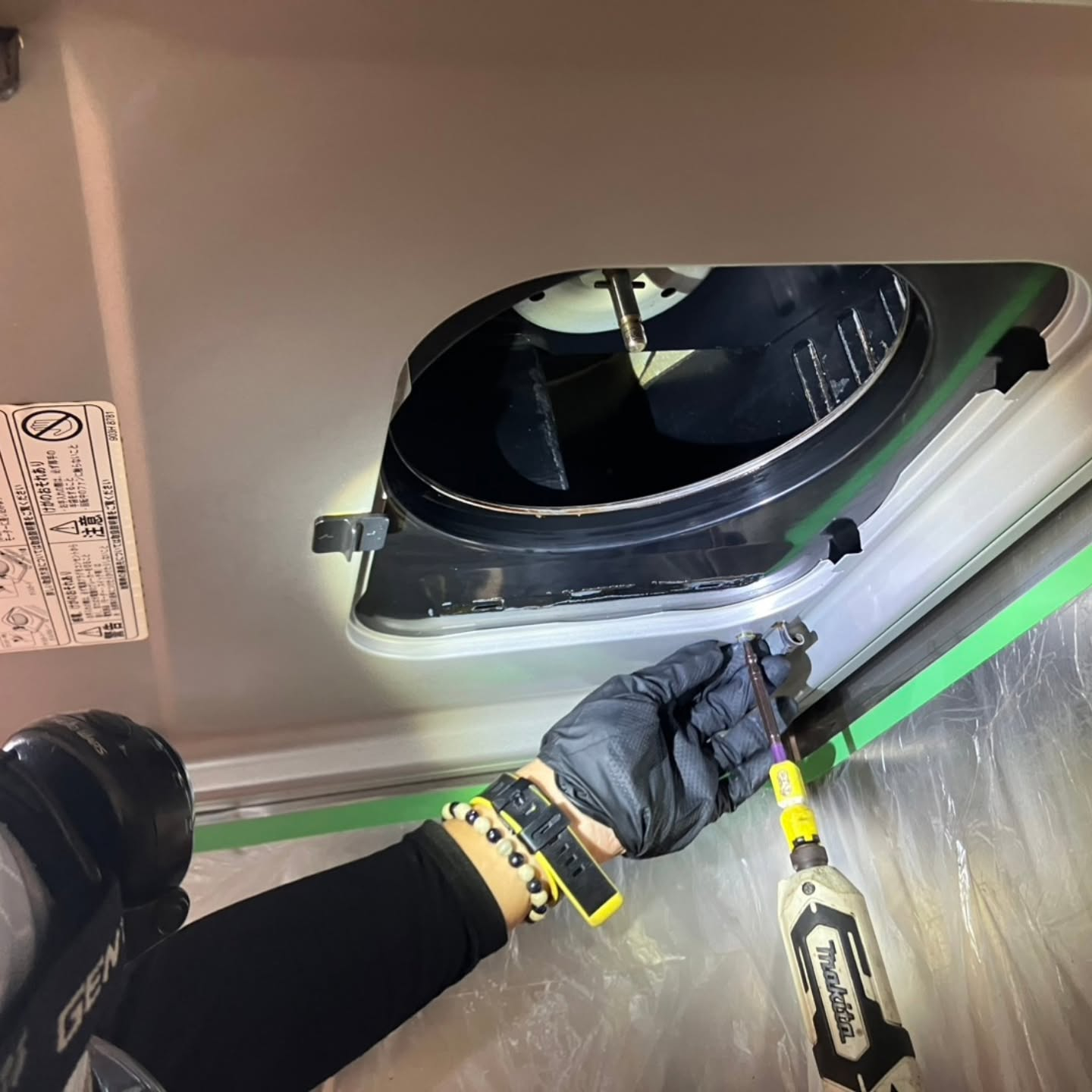 越谷市でレンジフードとエアコンのお掃除サービスのご依頼をいた...