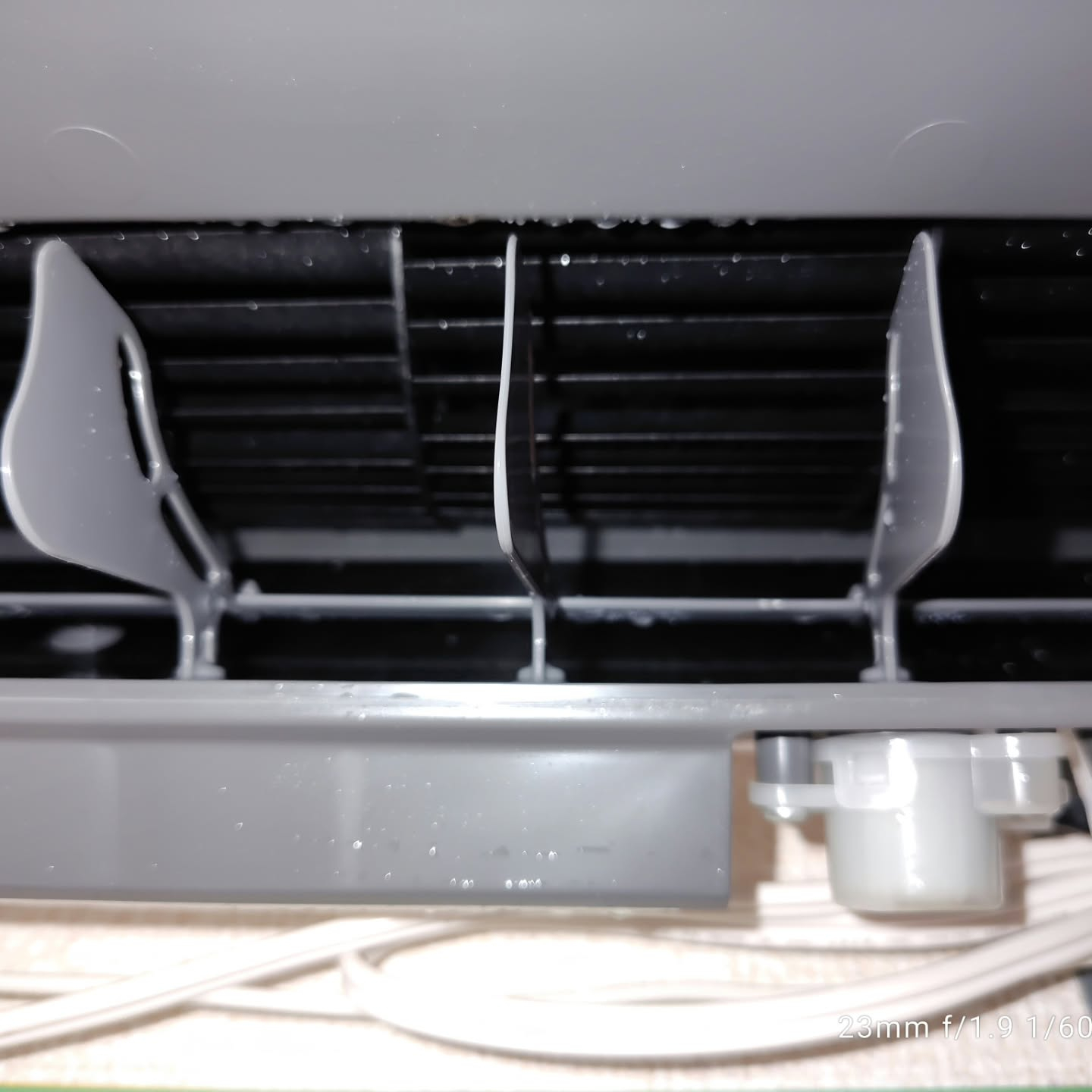 エアコンクリーニング後に風速が2倍以上に戻りました。