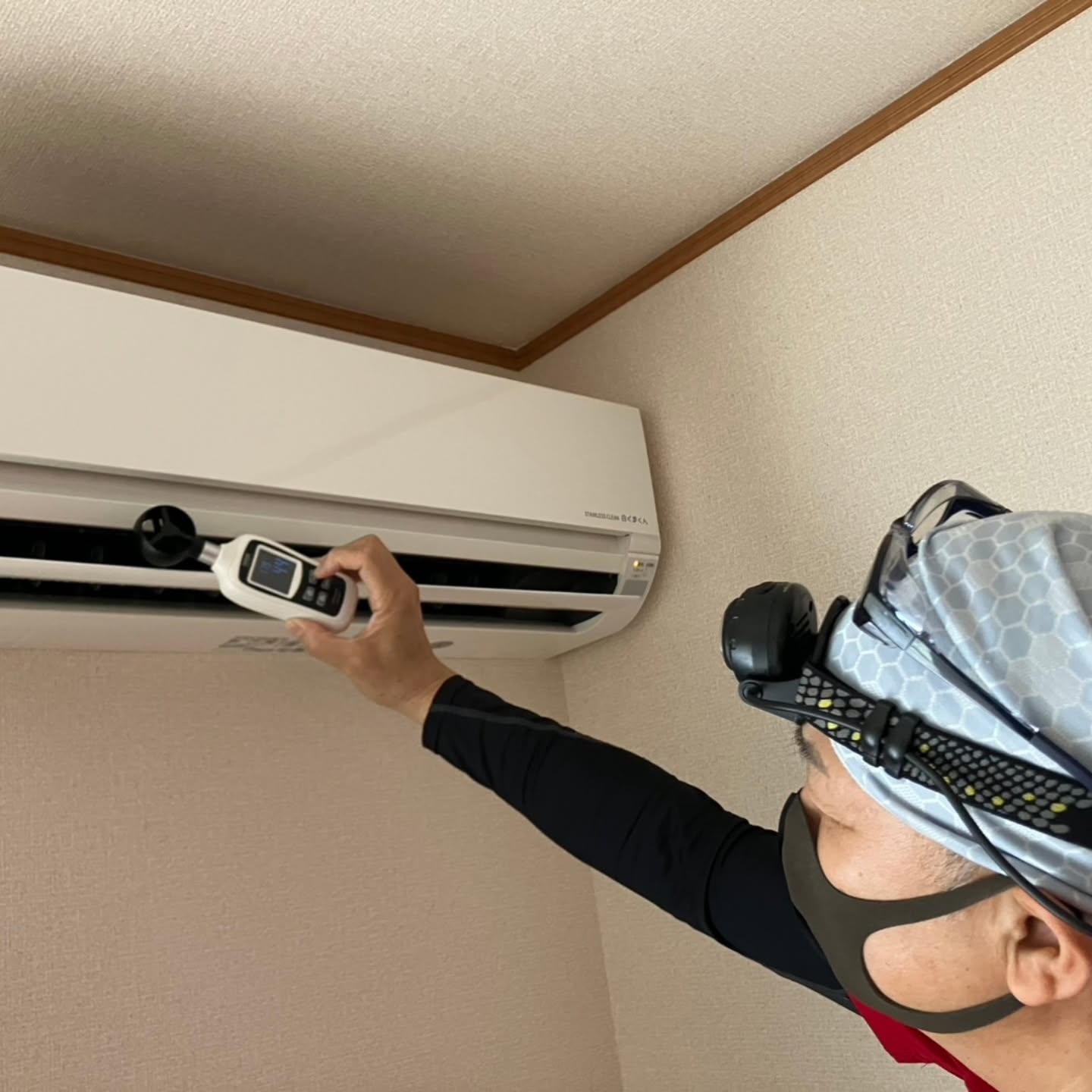 エアコンクリーニング後に風速が2倍以上に戻りました。