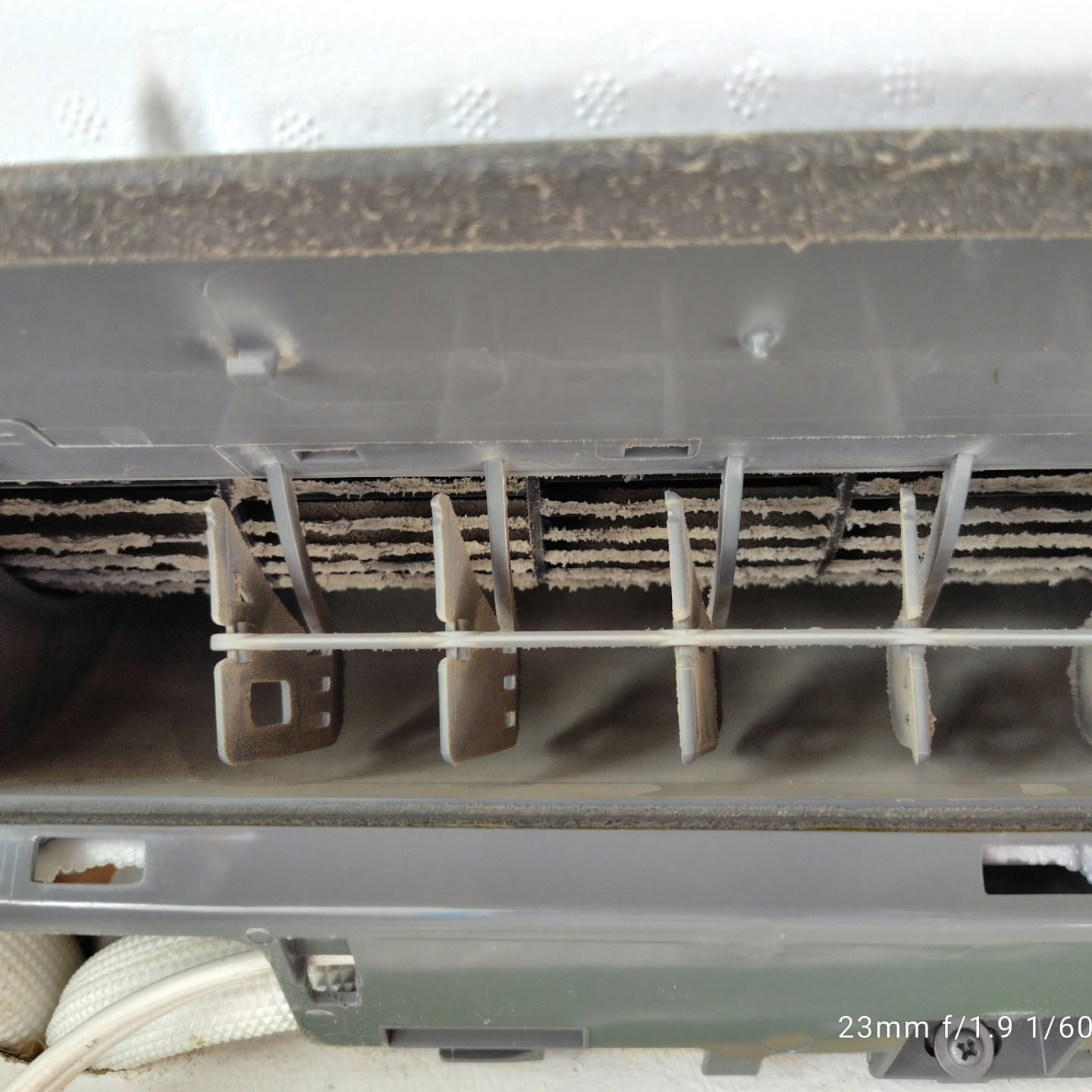 今日、瀬戸物を制作するアトリエでのエアコンクリーニングを行い...