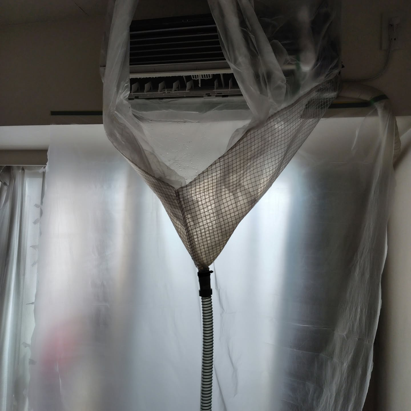 エアコンクリーニングをお考えの皆様へ、早めのご依頼をおすすめ...