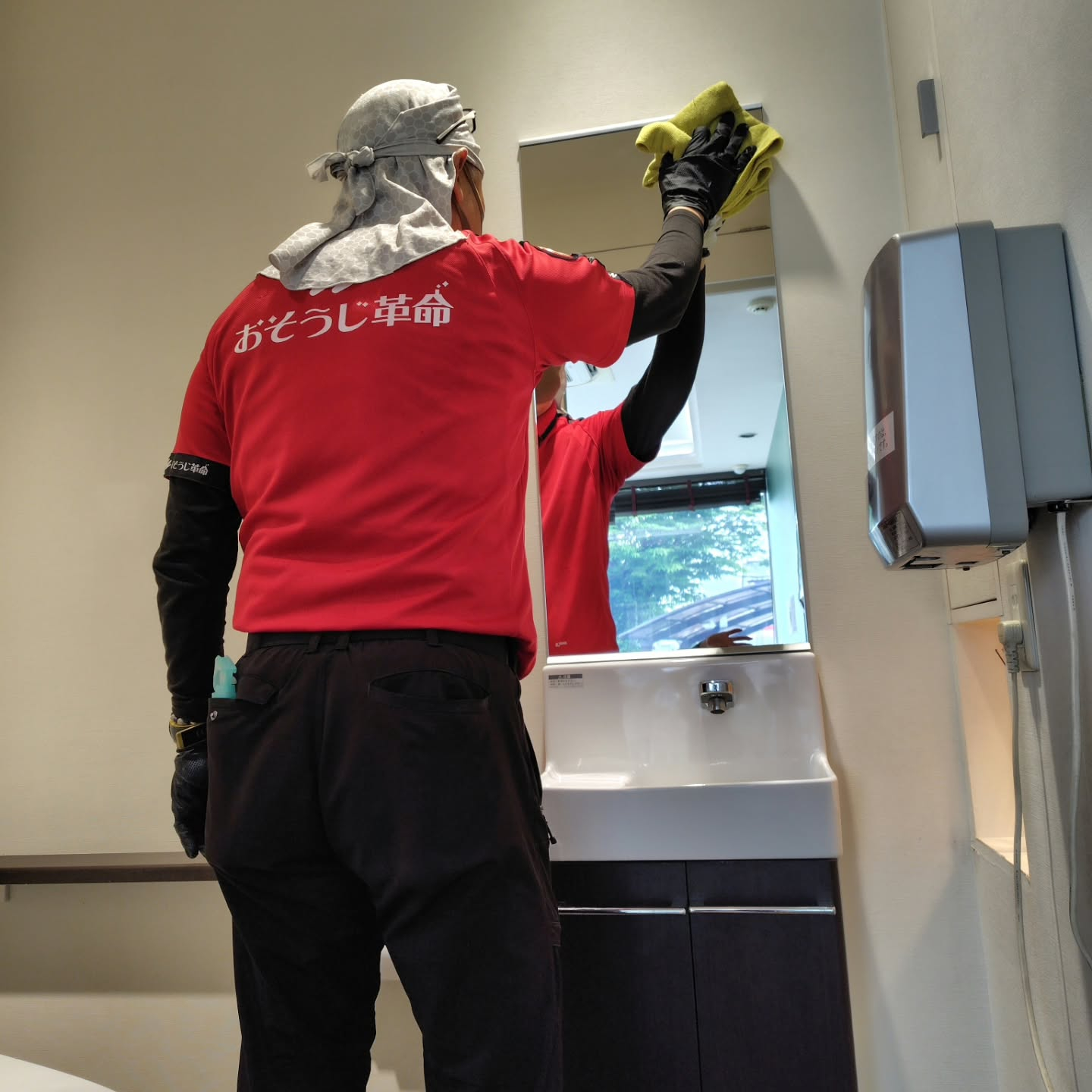 本日は、月に1回実施している歯科医院の定期清掃の日です。