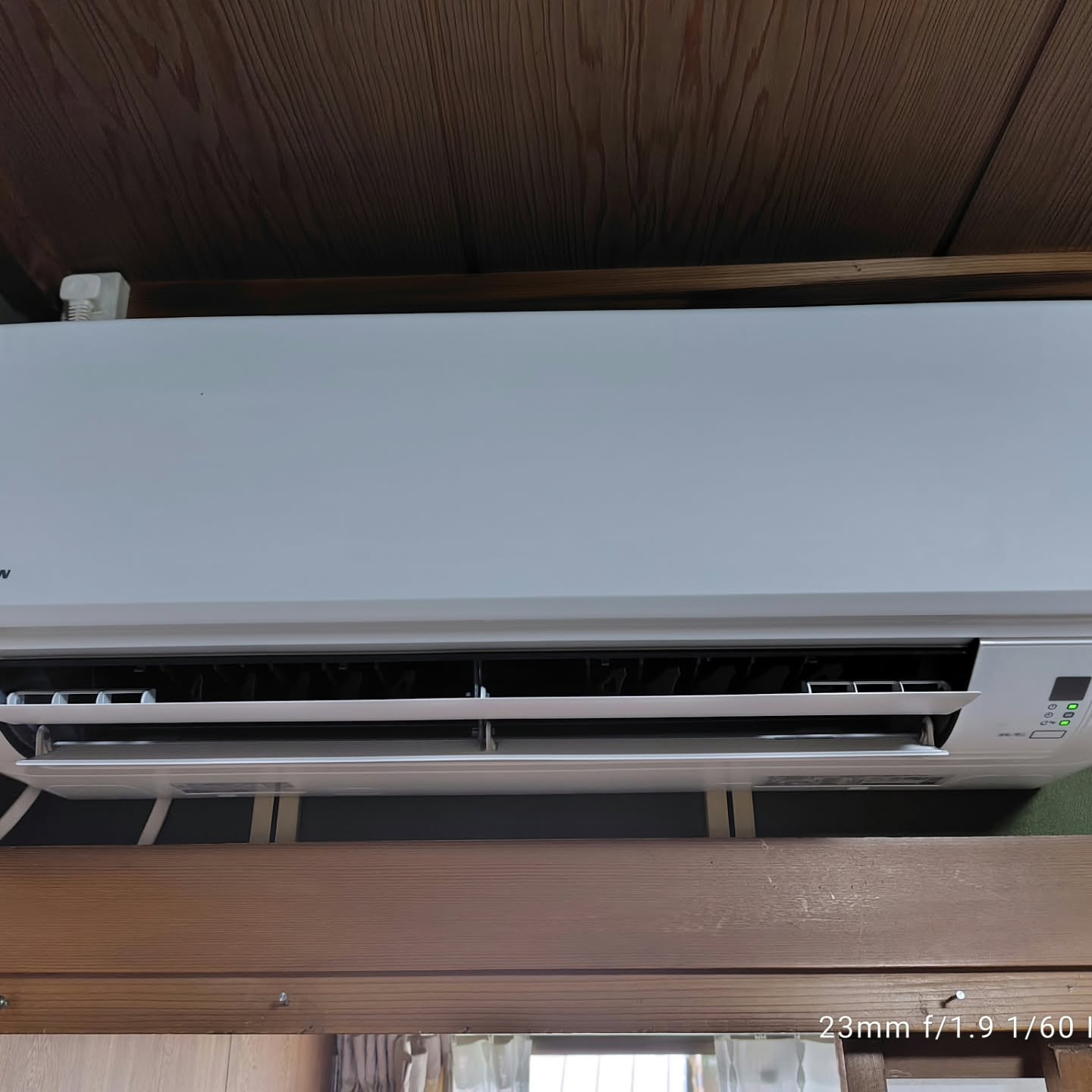 いつもお世話になっておりますお客様からのご依頼で、エアコンク...