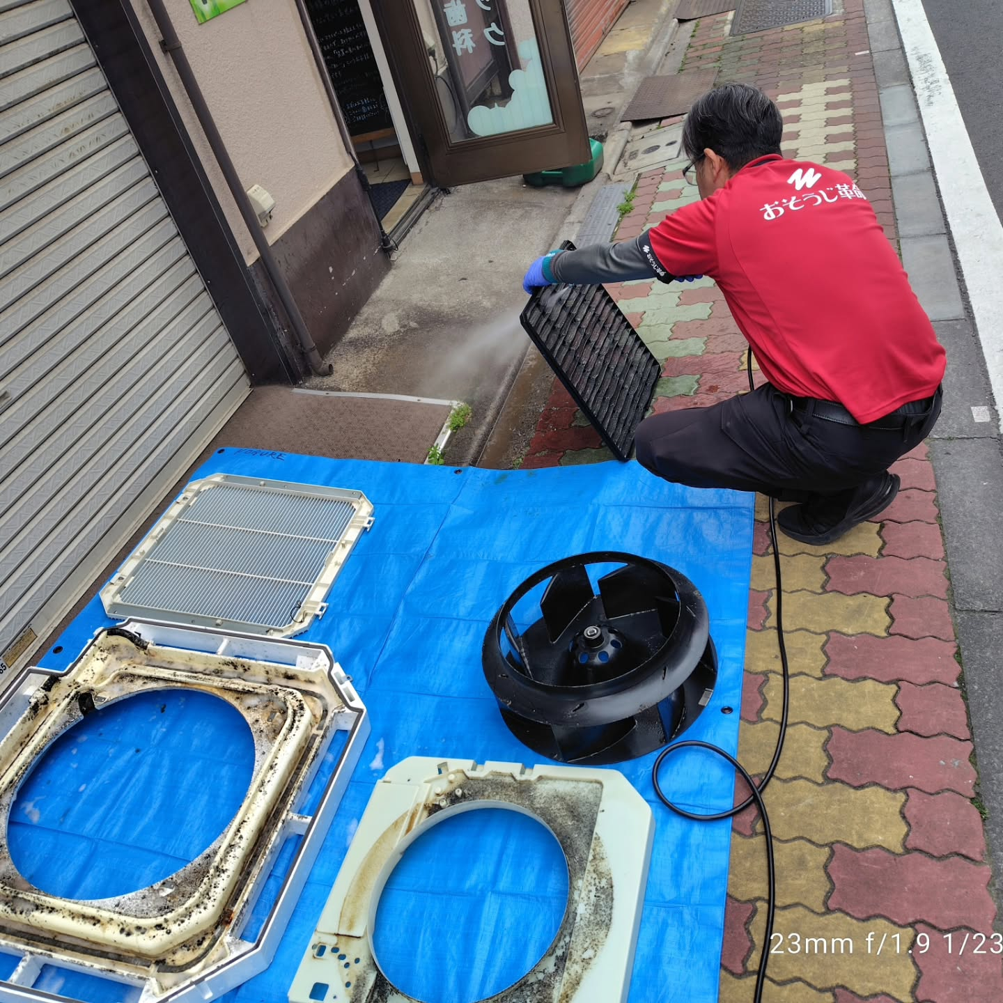 今日は荒川区にある歯科医院での清掃作業のサポートに行ってきま...