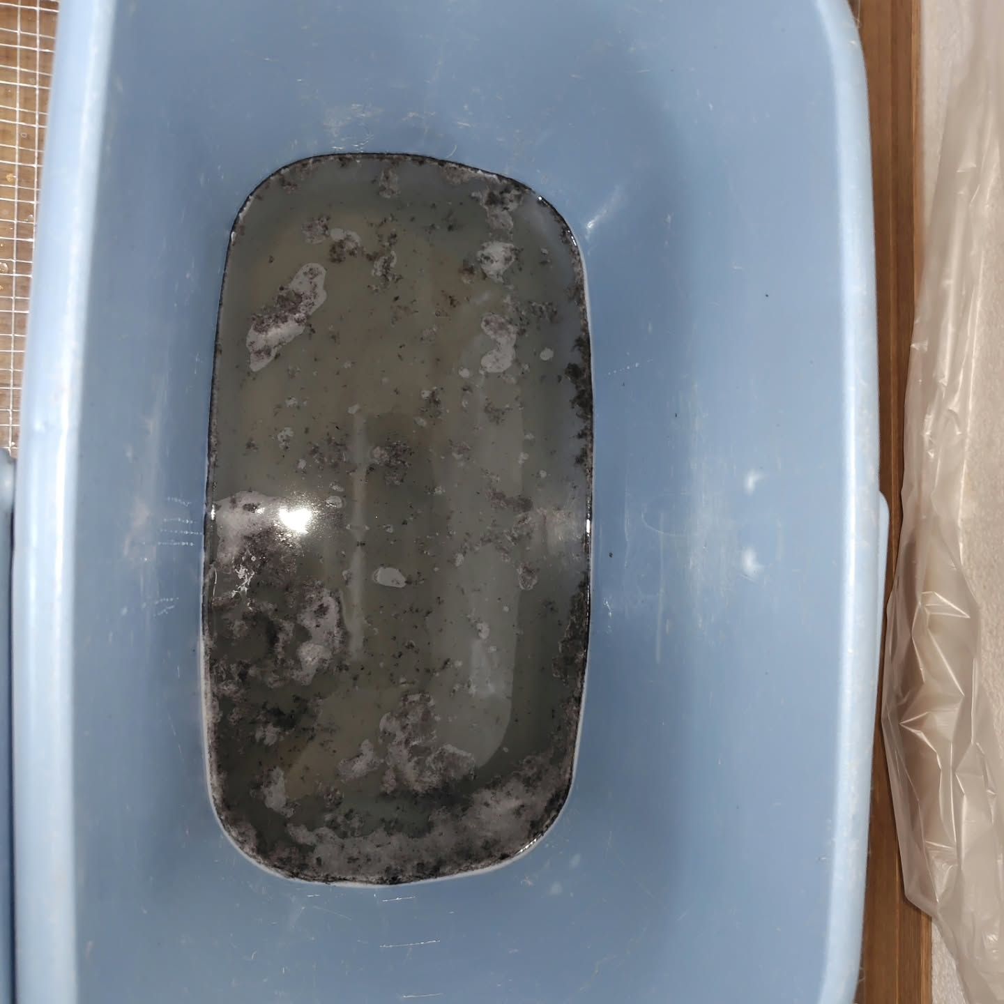 エアコンを日常的に使用する中で、カビ臭さやほこりっぽさが気に...