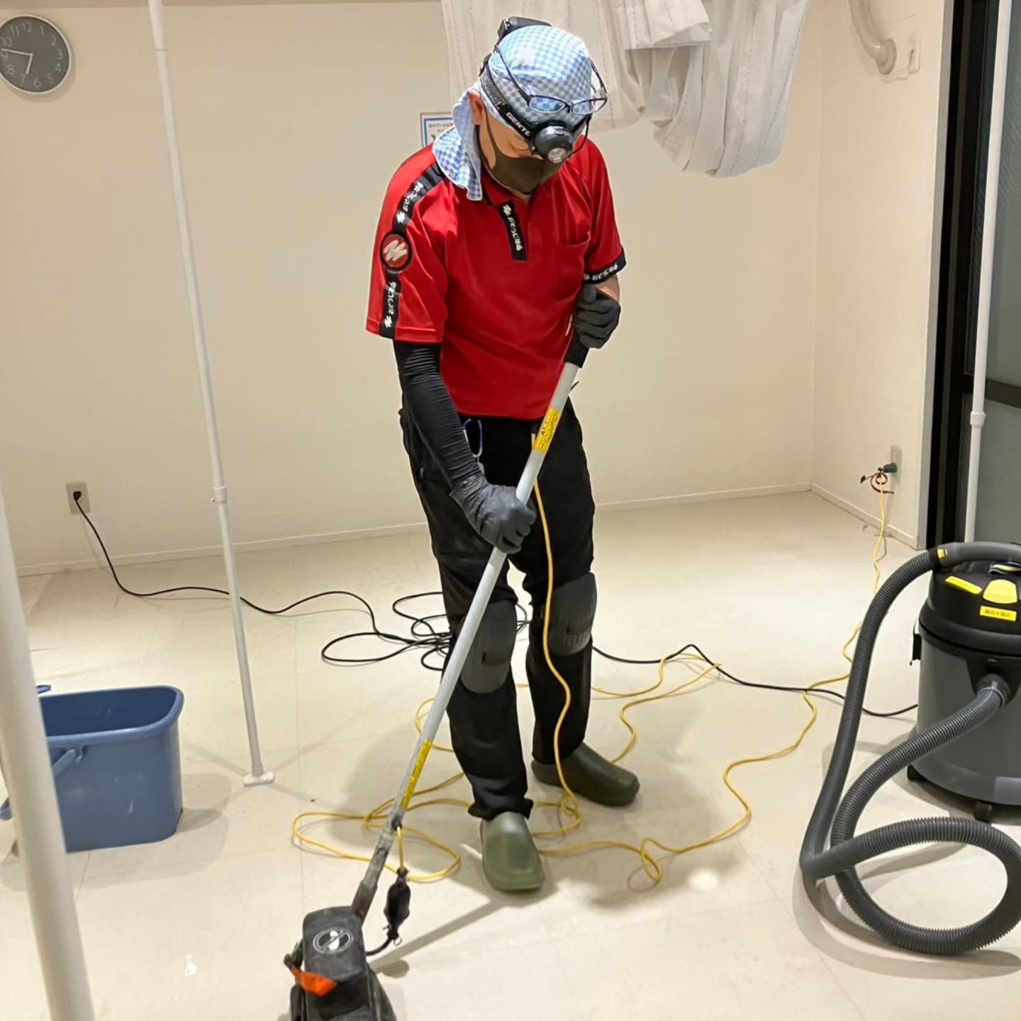 営業終了後の床清掃、お任せください。