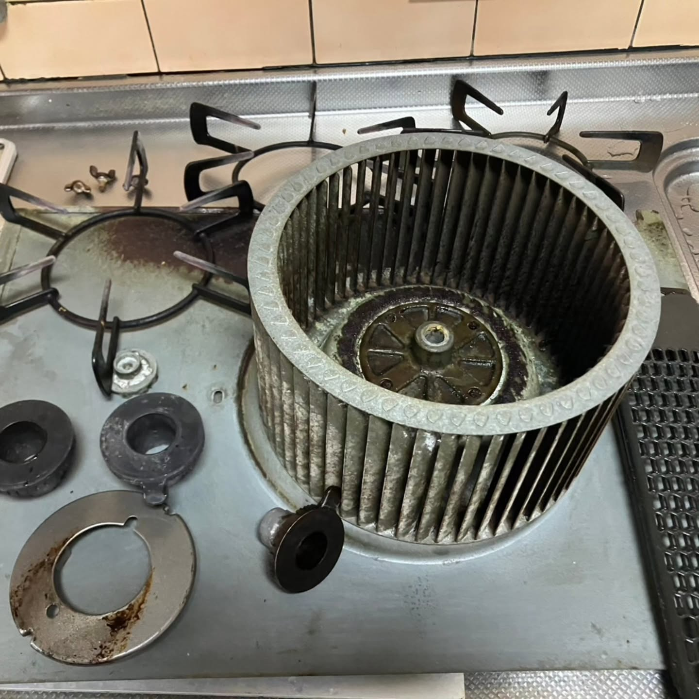 久しぶりに水回りの清掃を行いました。